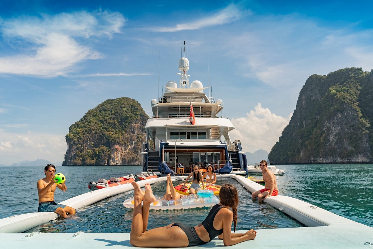 Аренда моторной яхты 	Heesen 129 Lady Azul на Пхукете